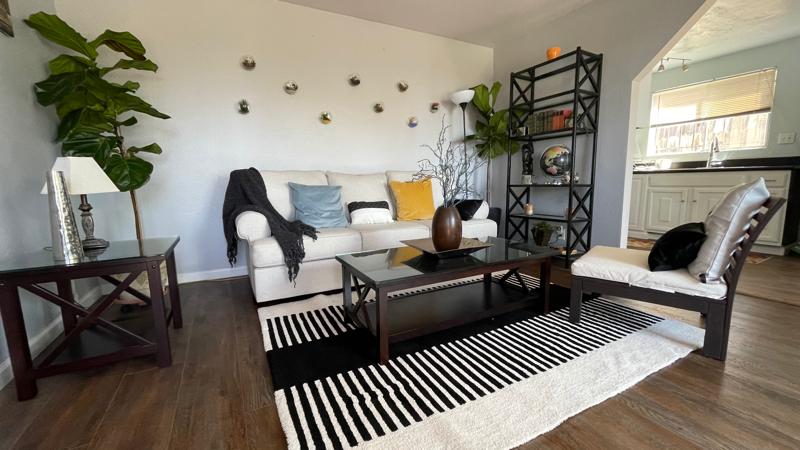 9632 Thermal St - Photo 3 of 14