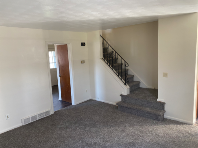 28 Lakecrest Ave - Photo 3 of 14