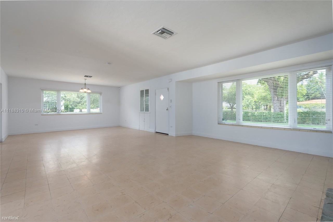 2900 Granada Blvd - Photo 3 of 14