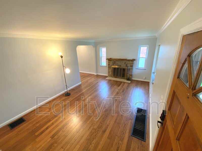 8349 Banbury St - Photo 2 of 10