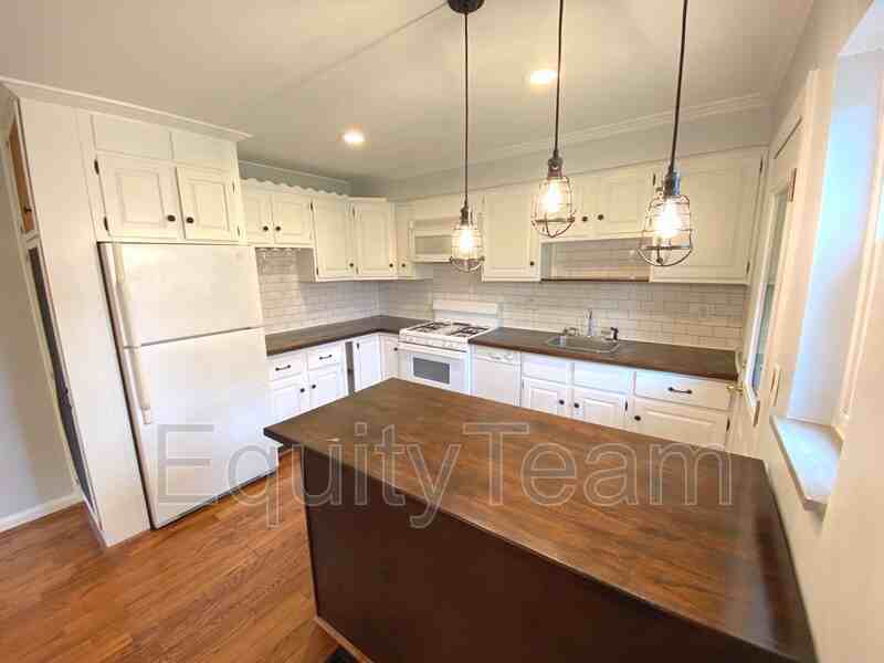 8349 Banbury St - Photo 3 of 10