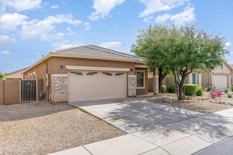 17735 W Marshall Ln - Photo 2 of 26