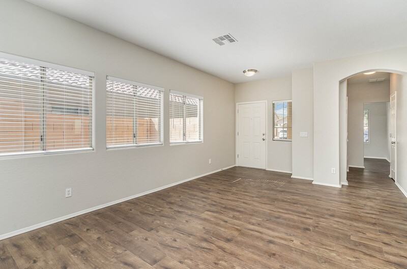 17735 W Marshall Ln - Photo 3 of 26