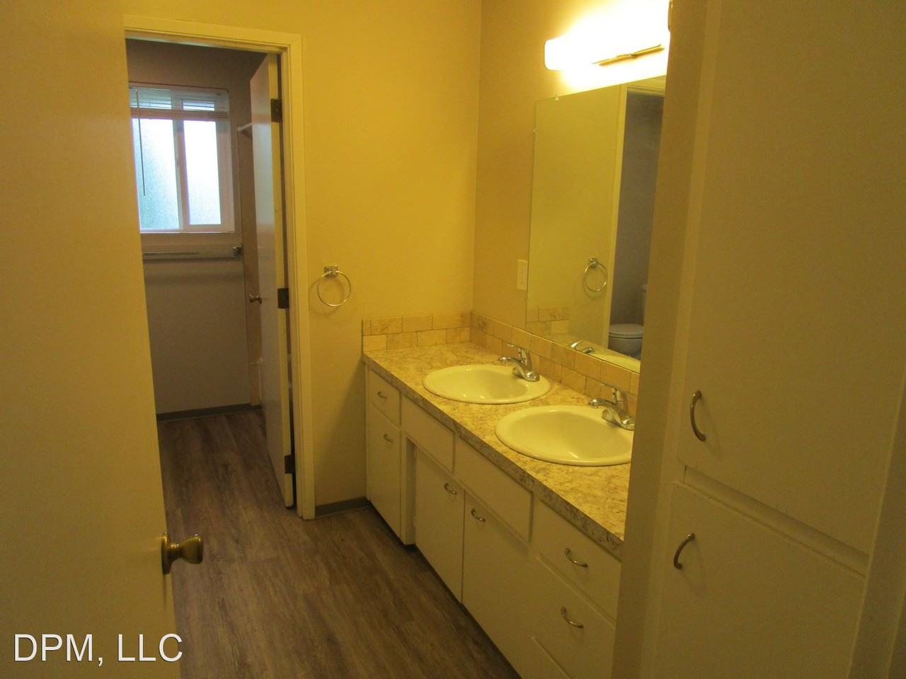 913-915 S. 48th Avenue - Photo 3 of 9