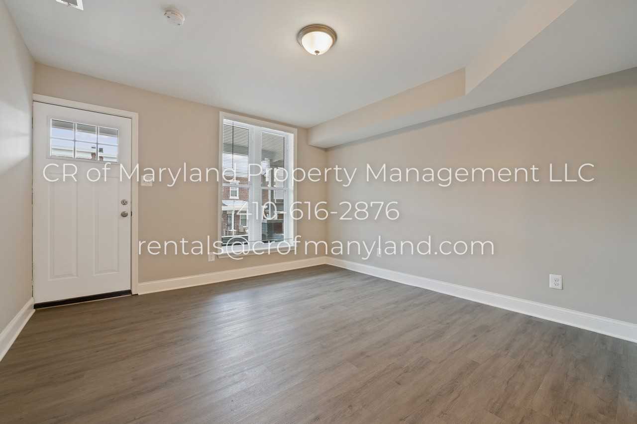 2540 Lauretta Ave - Photo 2 of 15