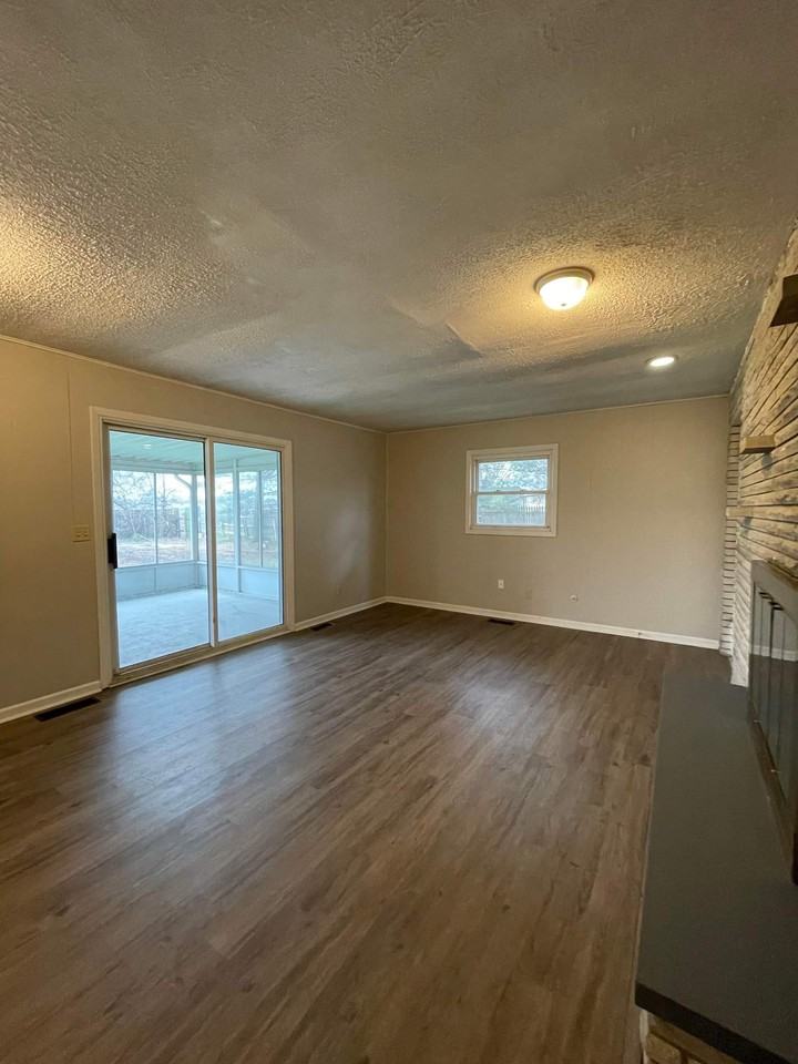 4119 W 50 S - Photo 3 of 18