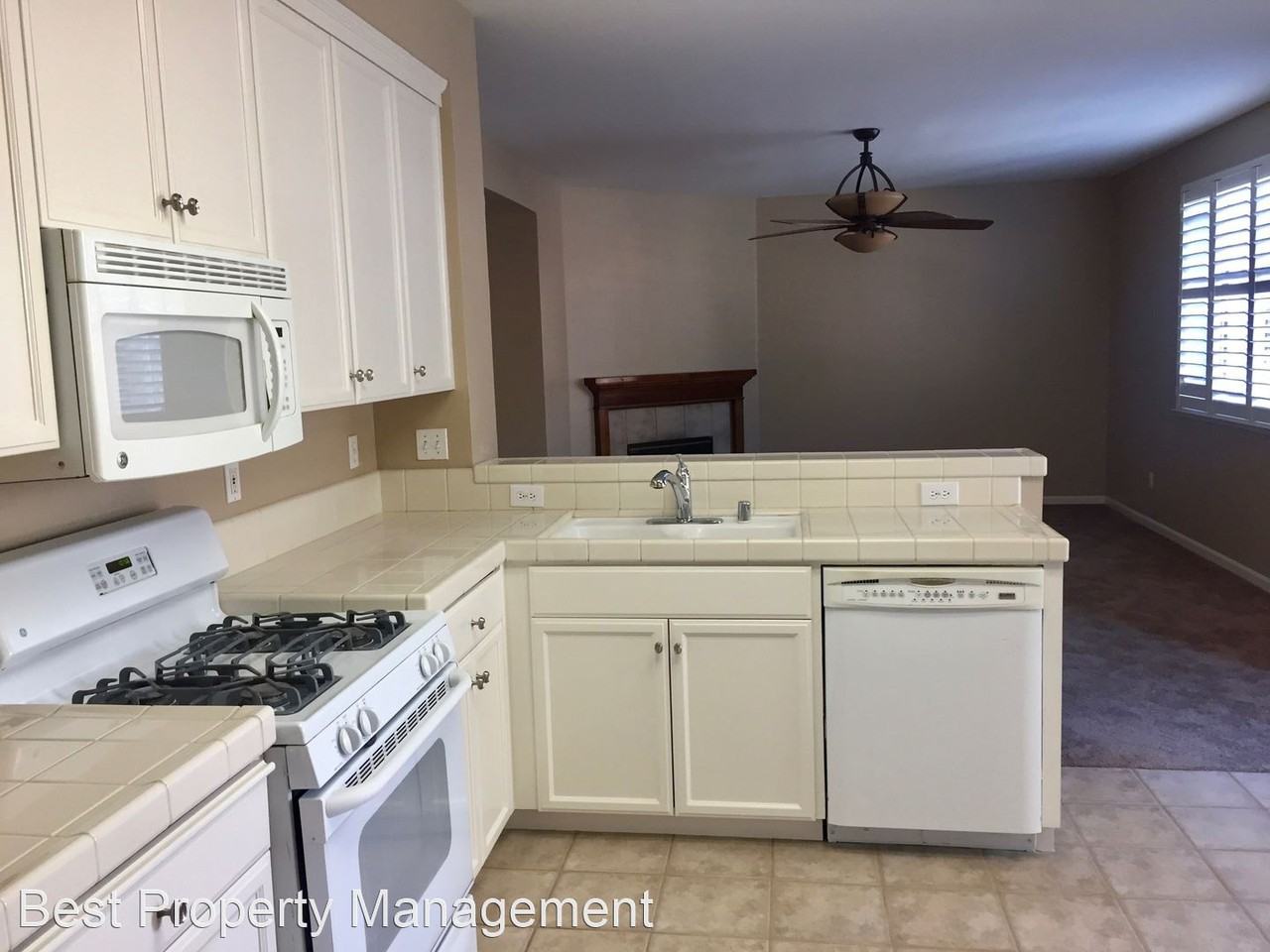 647 Sundale Ln - Photo 3 of 22
