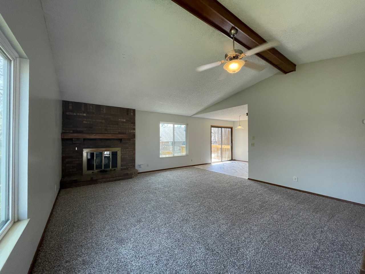 1730 S Beech Ct - Photo 2 of 11