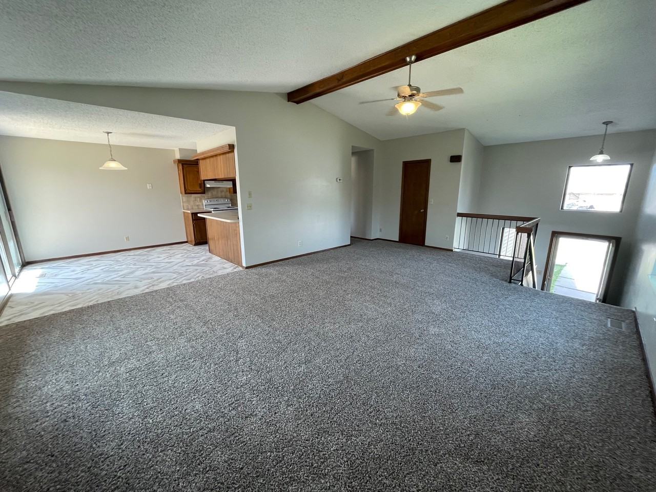 1730 S Beech Ct - Photo 3 of 11