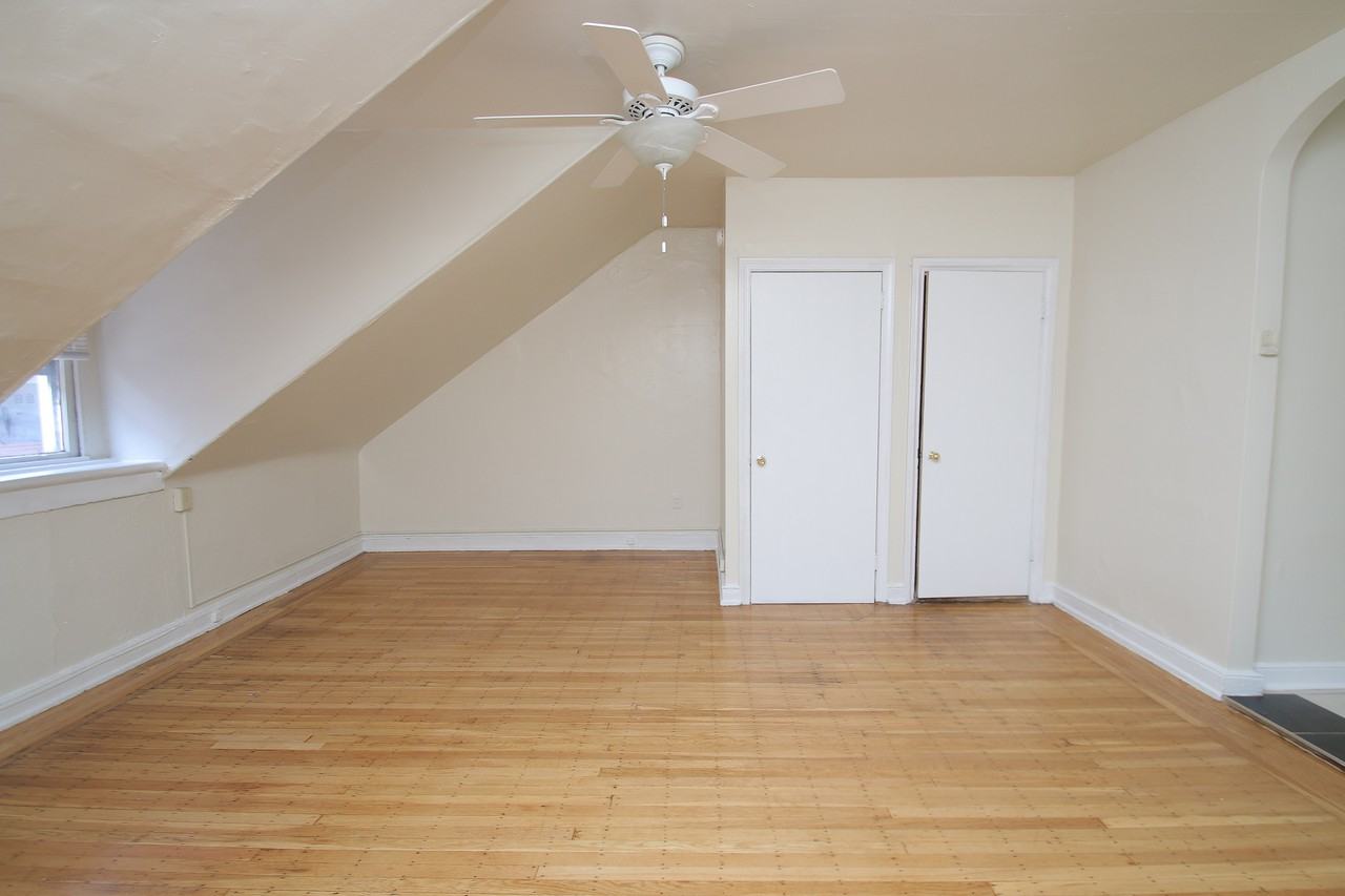 1429 Spruce St - Photo 3 of 33