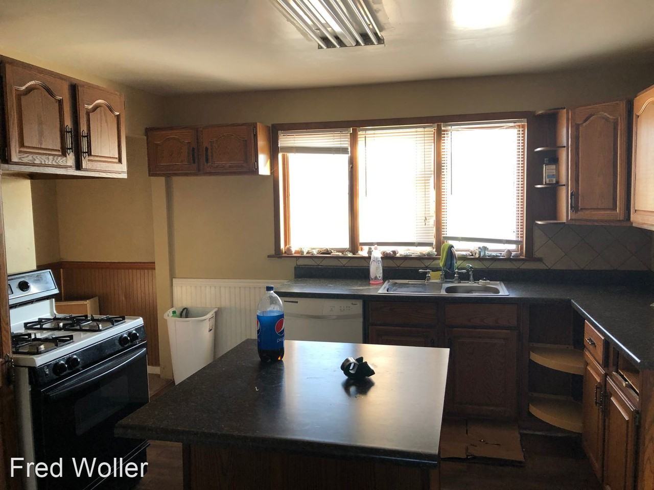 1910 31st Street A - Photo 2 of 10