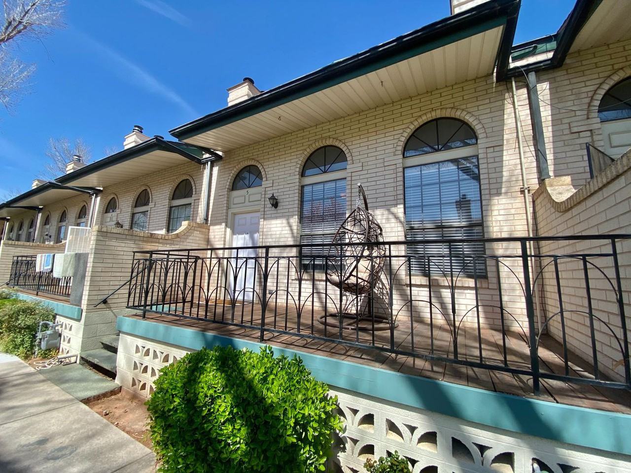 325 S 200 E - Photo 3 of 19