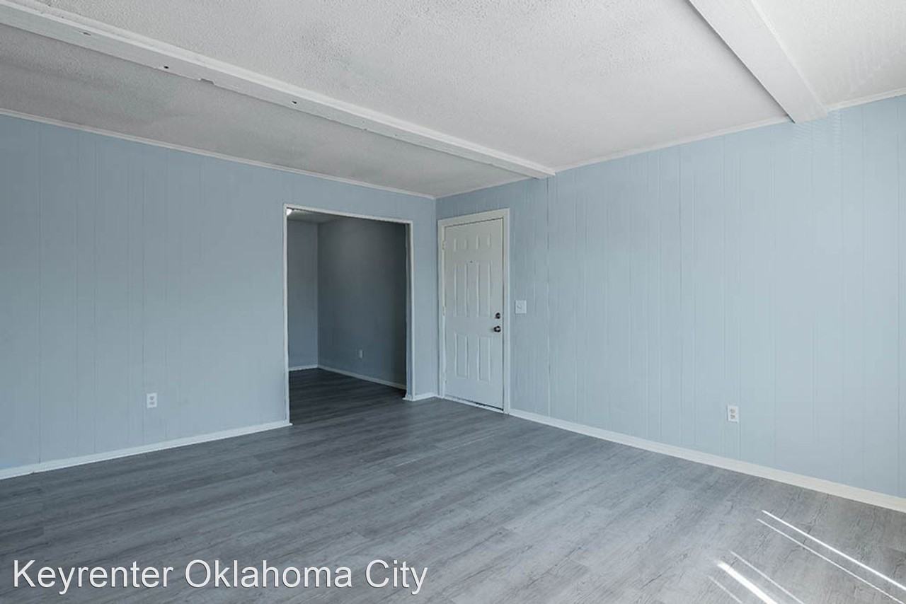 Renovated Apartment Homes near the Outlet Mall, Francis Tuttle and I-40 - Photo 3 of 21