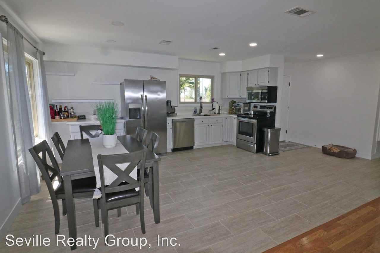 1102 Turnstone Way - Photo 2 of 27