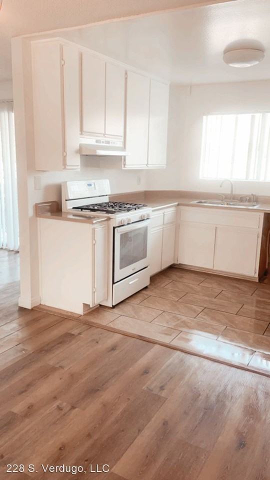228 w verdugo ave - Photo 2 of 4