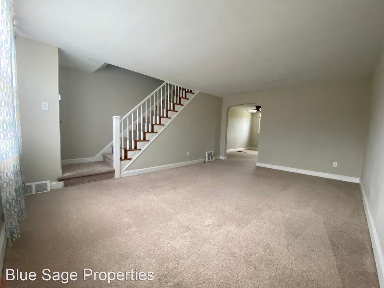 2345 Bond Ave - Photo 2 of 21