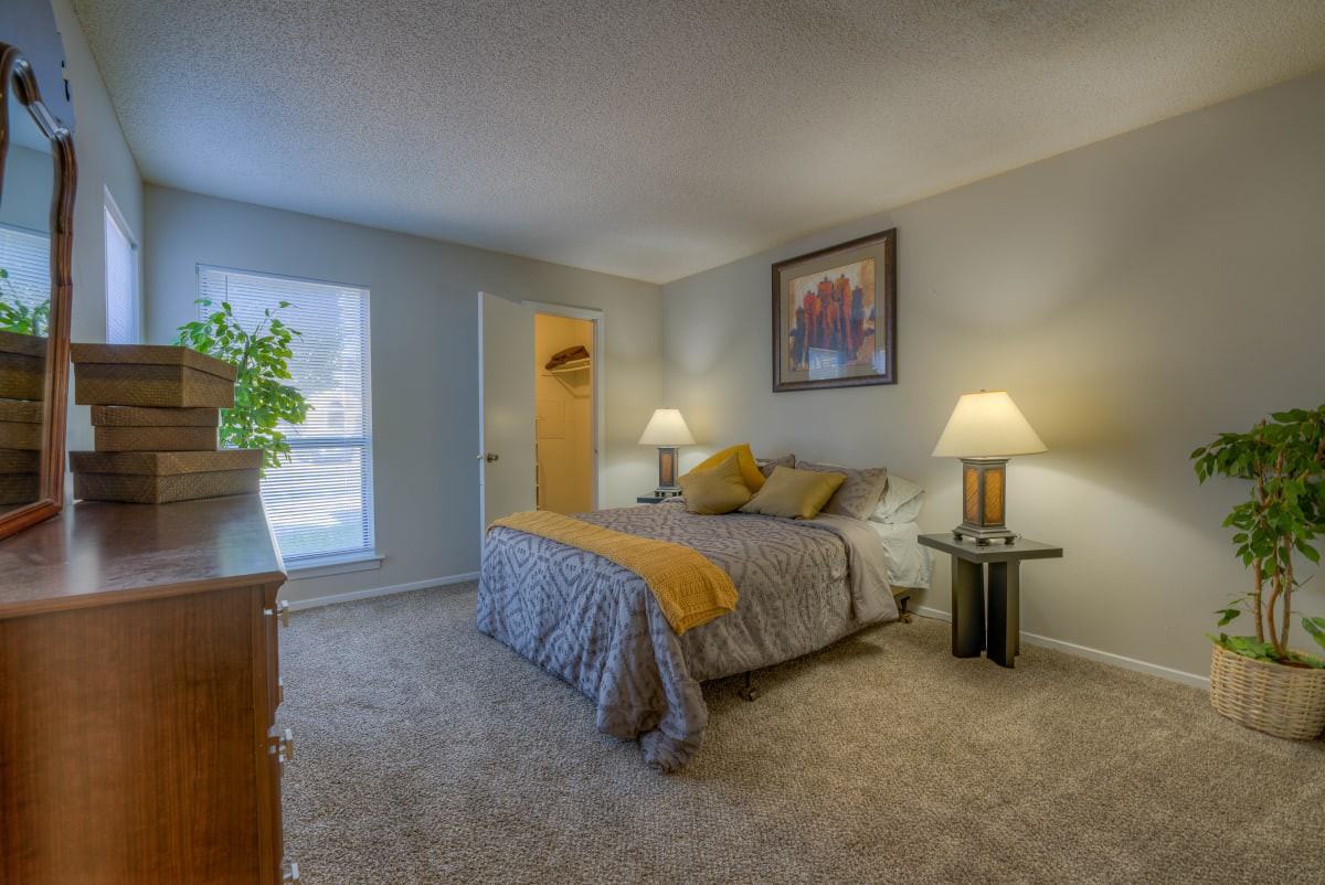 The Vale Apartments and Townhomes 8293 Brett Dr, Memphis, TN