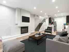 featured image of 1520 S Hayworth Ave