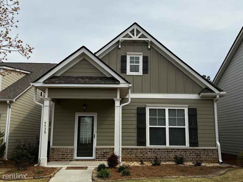 4539 Silver Springs Blvd - Photo 3 of 21