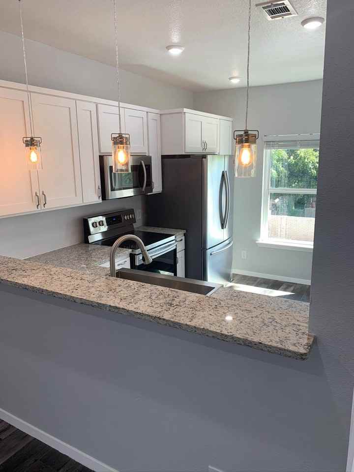 Westmount Place Apartments - Photo 5 of 25