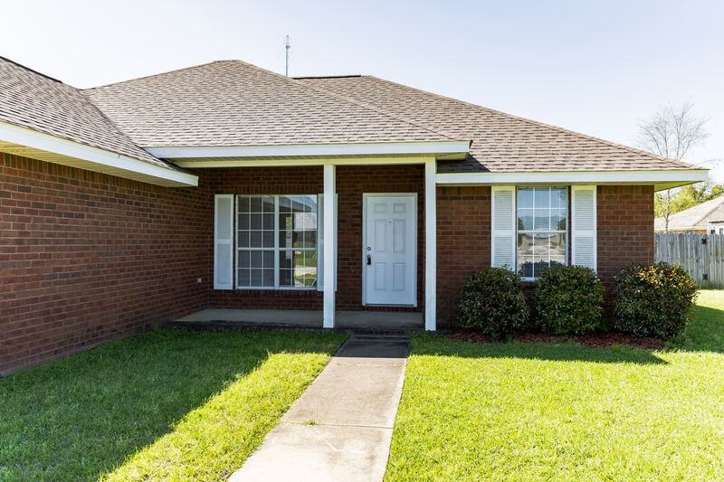16765 Heartland Cir - Photo 2 of 13
