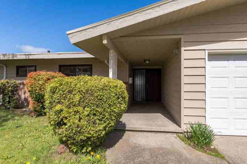 12115 Ne Fargo Ct - Photo 2 of 24