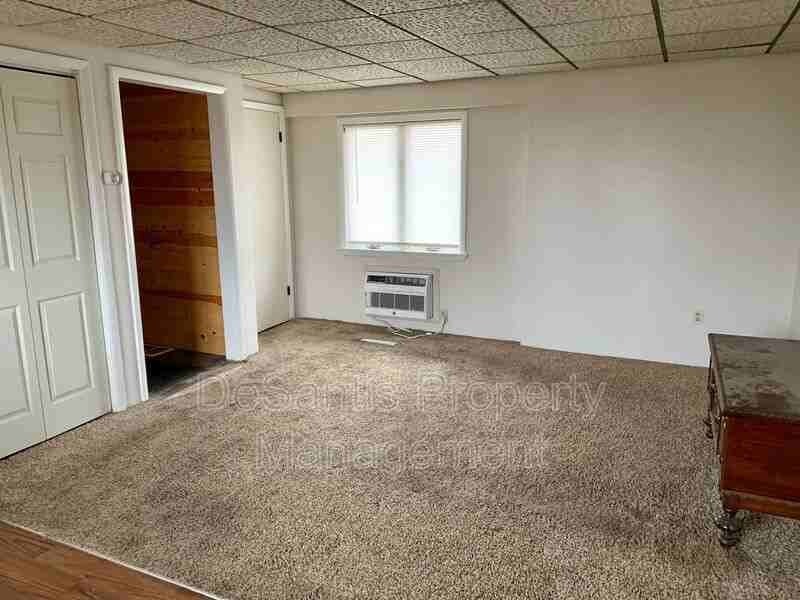 601 Lunar Ln - Photo 2 of 19