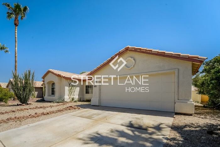 9040 N Shadow Rock Dr - Photo 2 of 15