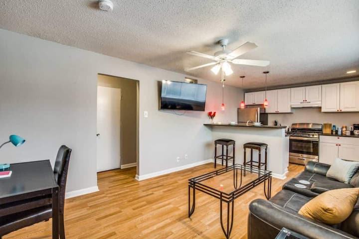 4202 Stanford St #02 - Photo 2 of 10