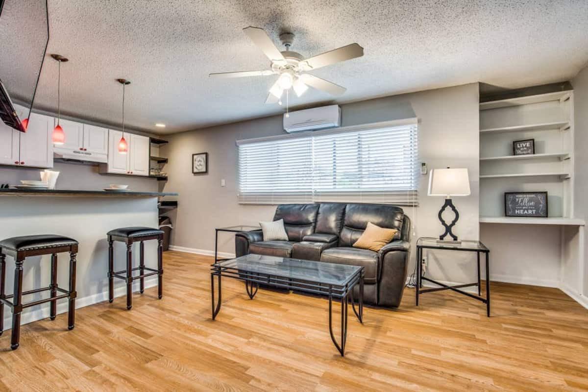 4202 Stanford St #02 - Photo 5 of 10