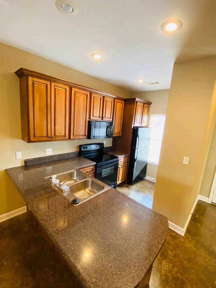 1620 latourette - 4 #4 - Photo 3 of 16