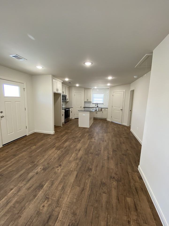 420 E Shepherd St #1 - Photo 4 of 16