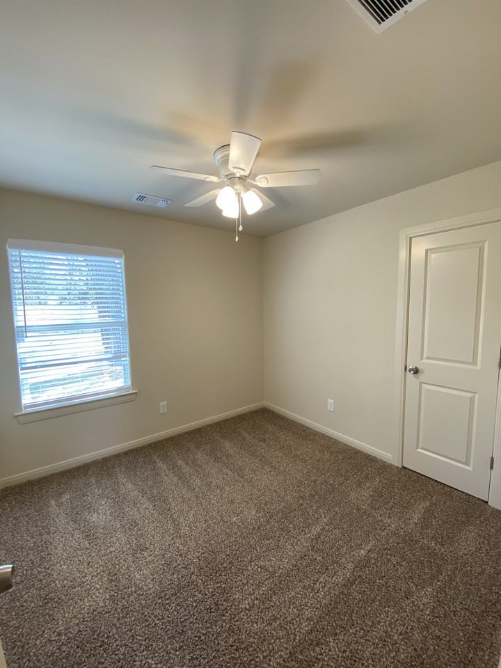 420 E Shepherd St #1 - Photo 7 of 16
