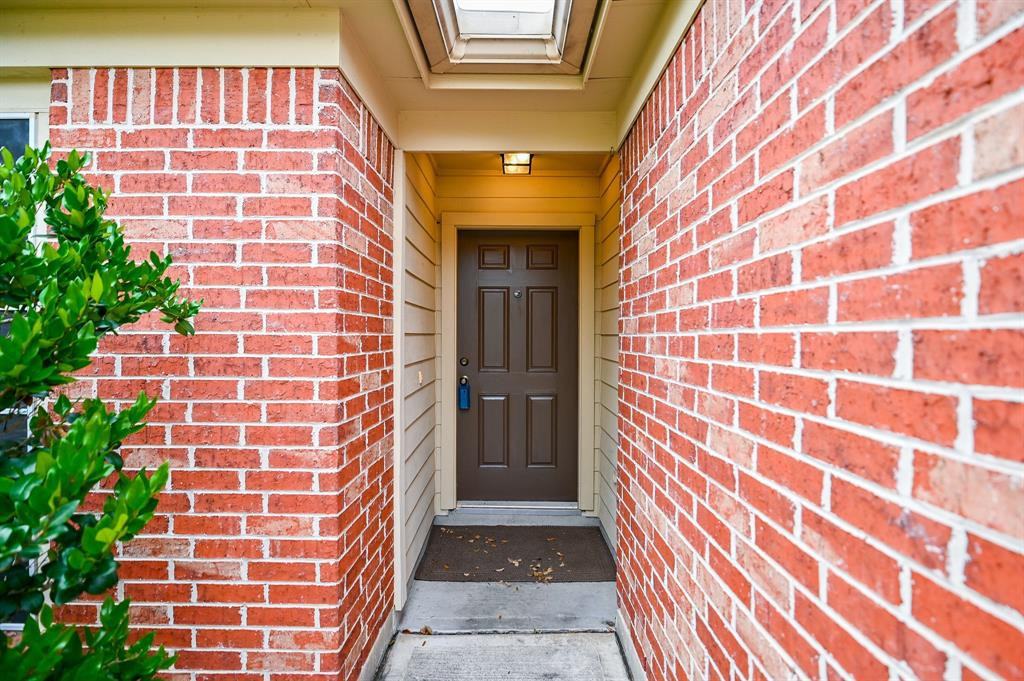 2106 Castle Gardens Ln #1 - Photo 4 of 32