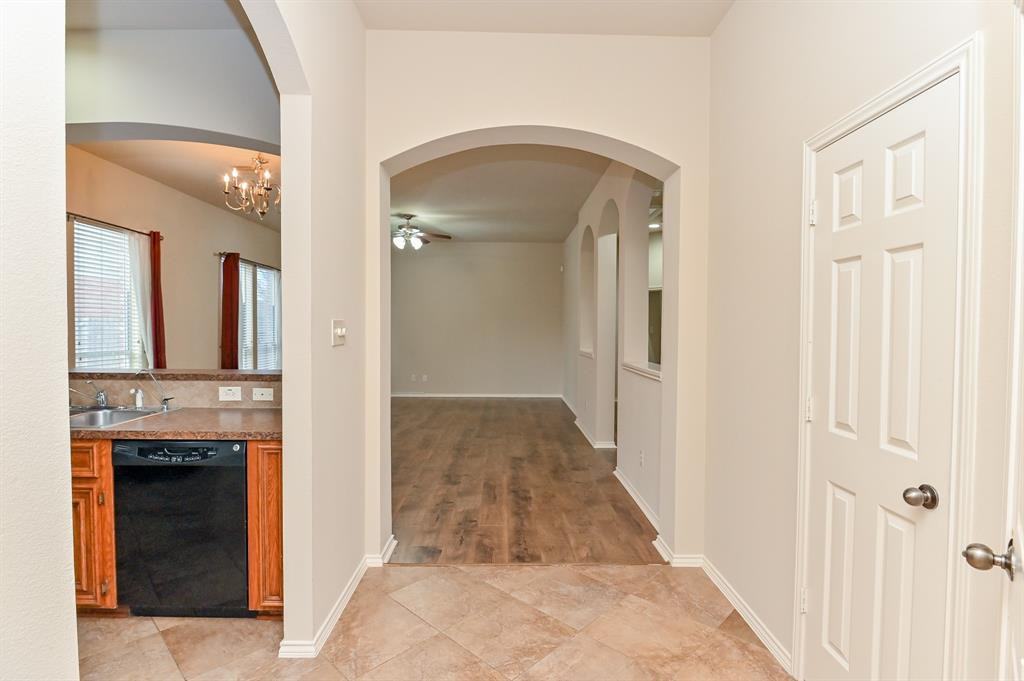 2106 Castle Gardens Ln #1 - Photo 5 of 32