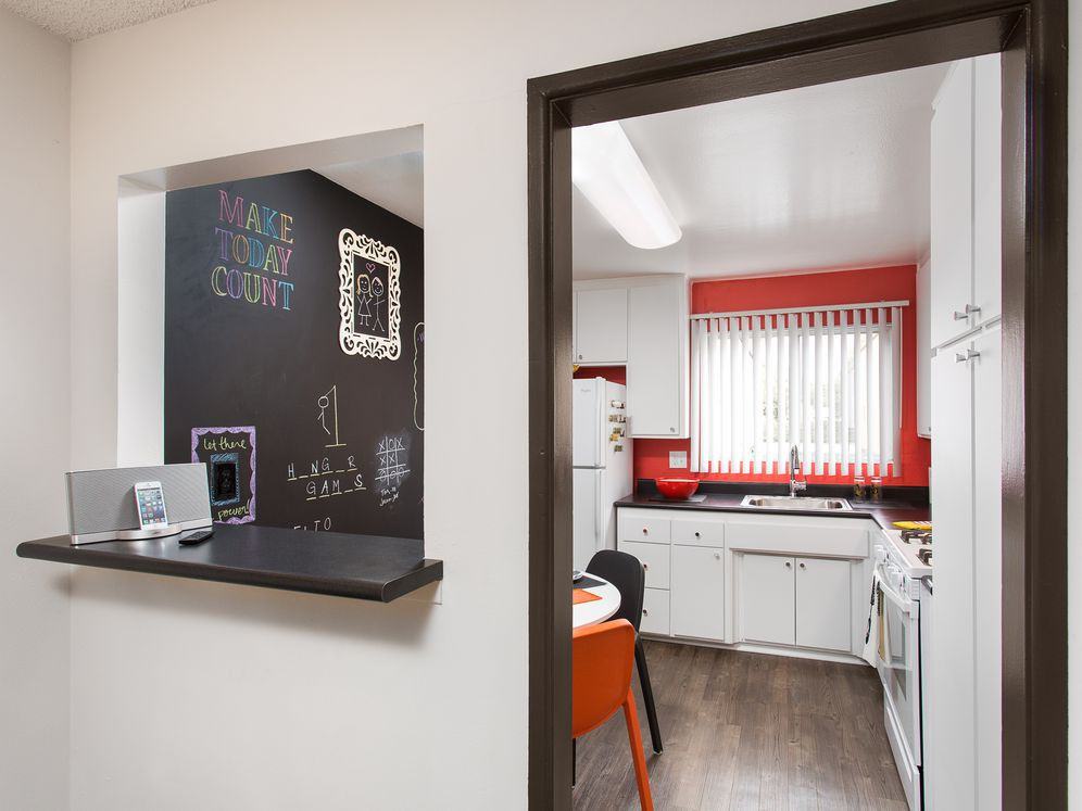 AVA Burbank - Photo 4 of 47