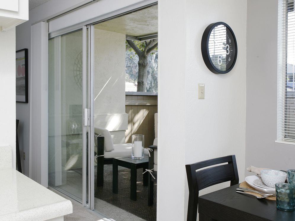 eaves Union City - Photo 4 of 29