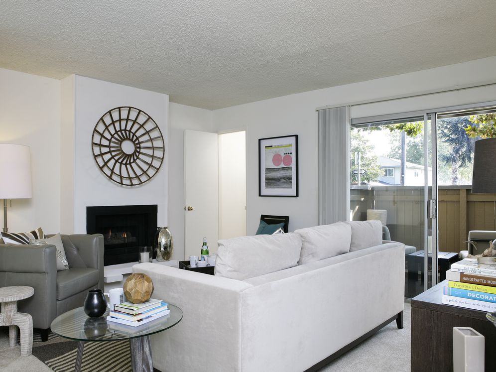 eaves Union City - Photo 5 of 29