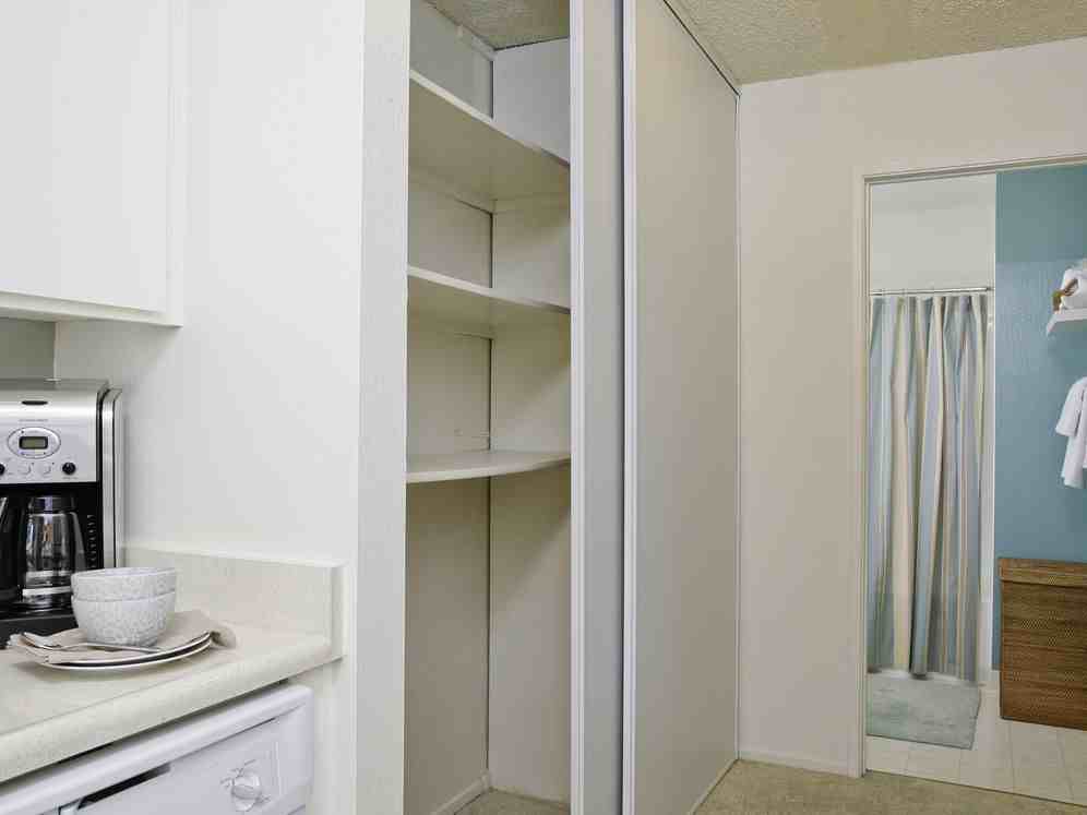 eaves Union City - Photo 7 of 29