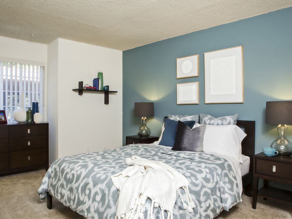 eaves Pacifica - Photo 5 of 21