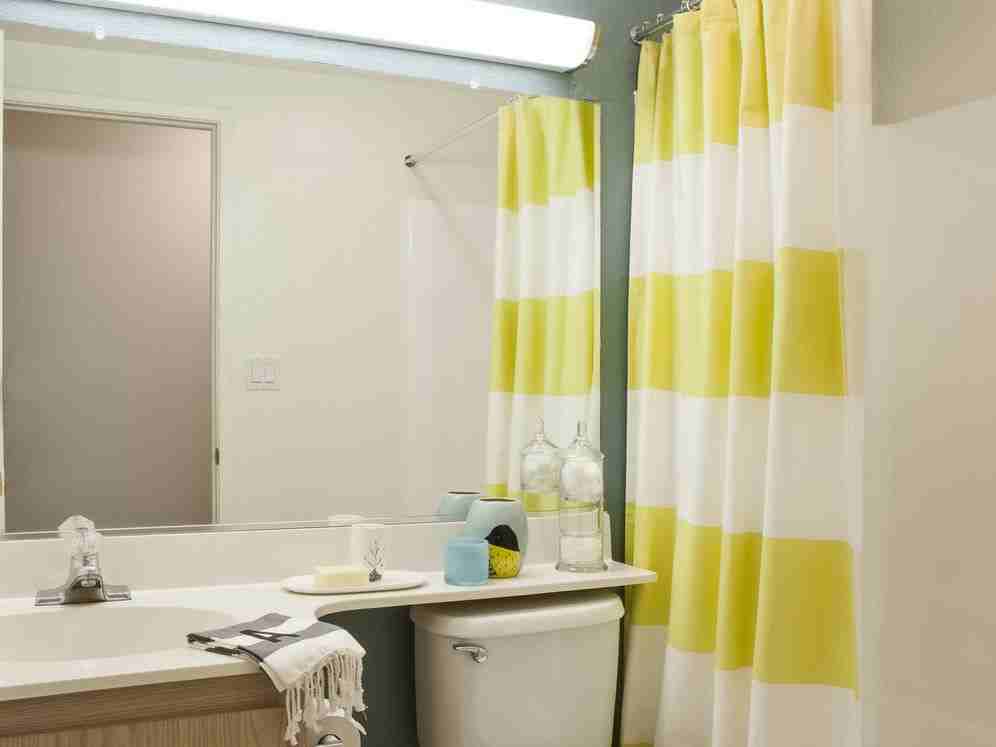 eaves Pacifica - Photo 7 of 21