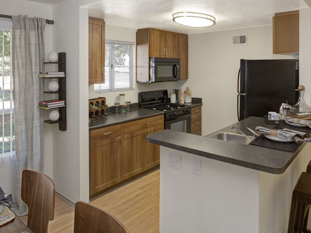 eaves Santa Margarita - Photo 2 of 50