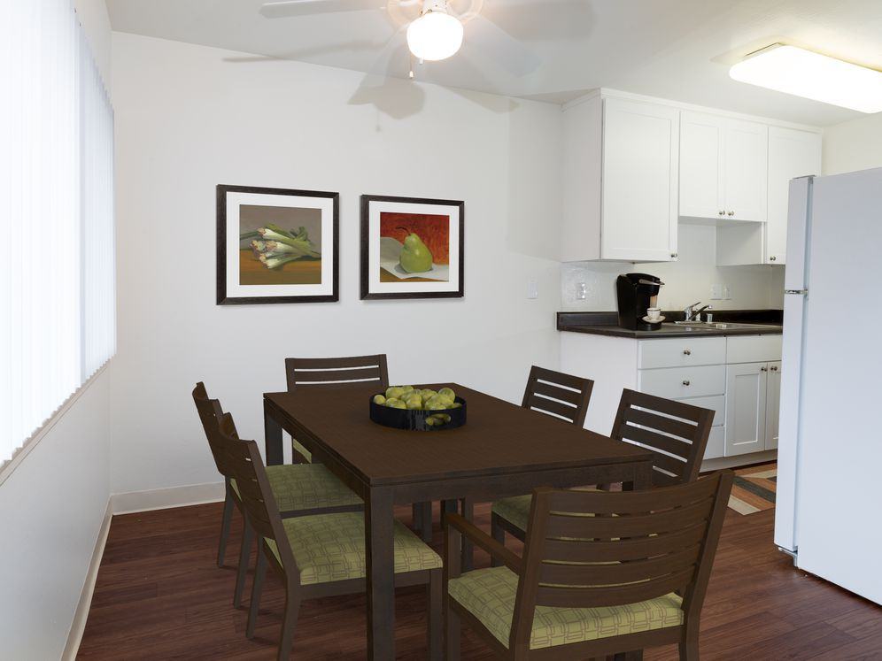 eaves Creekside - Photo 7 of 38