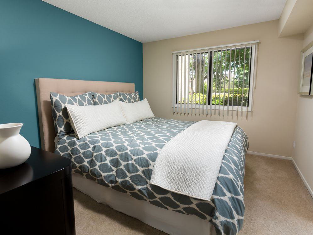 eaves Warner Center - Photo 5 of 33