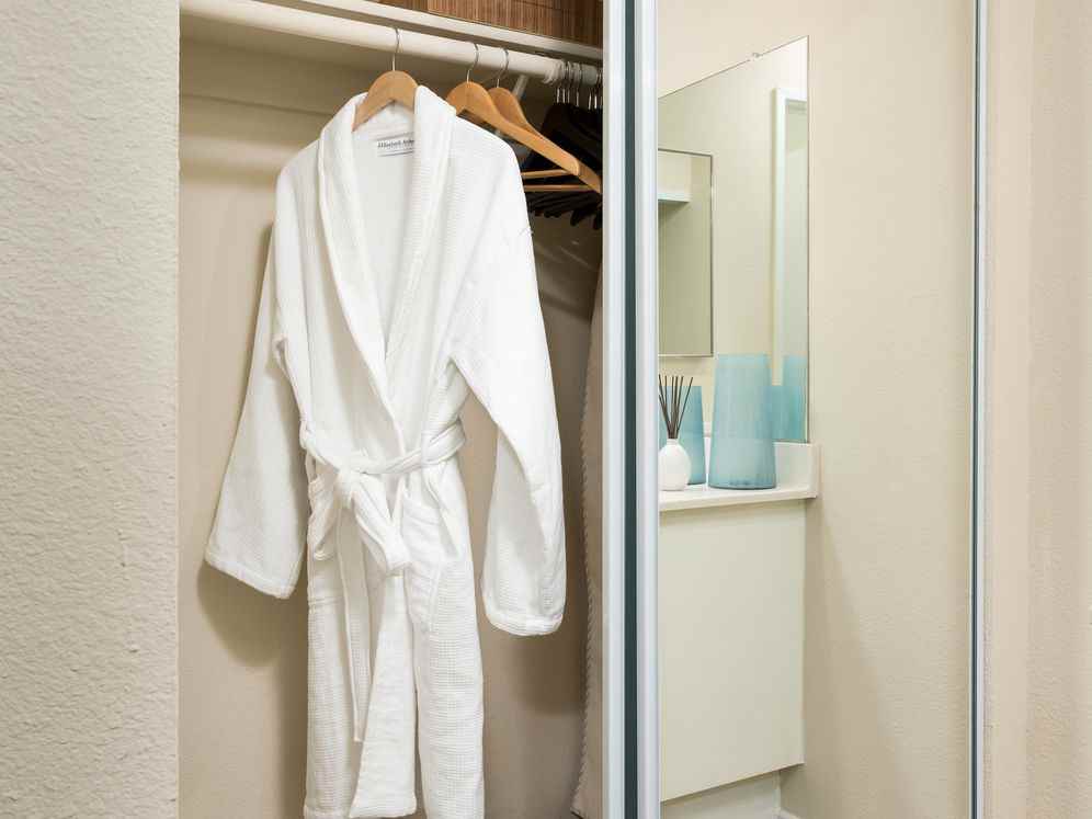 eaves Warner Center - Photo 4 of 33