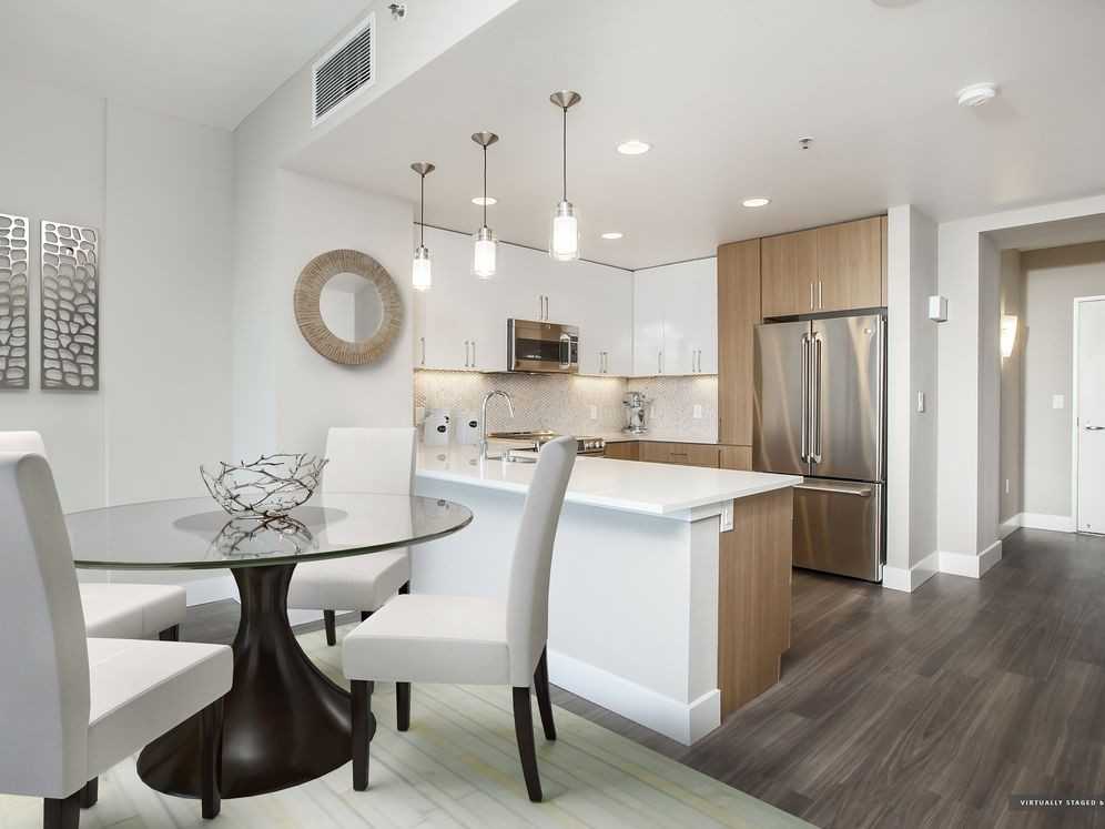 Avalon Towers on the Peninsula - Photo 4 of 41