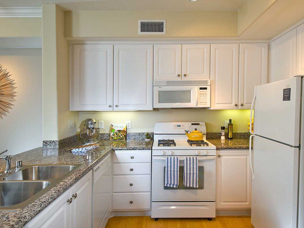 Avalon Glendale - Photo 6 of 42