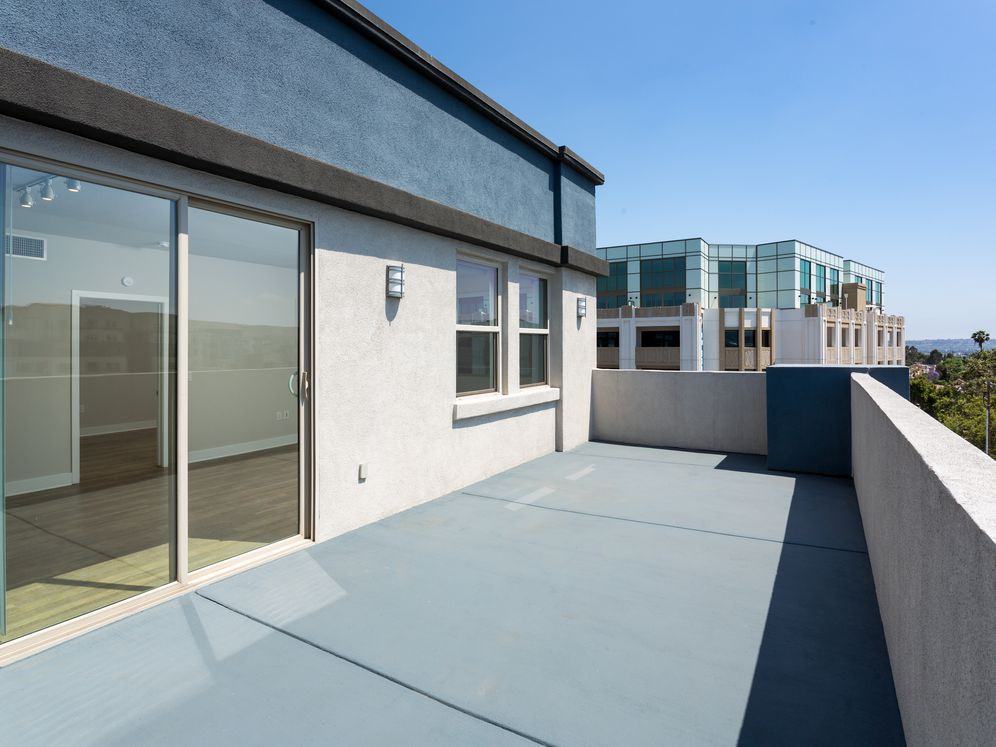 Avalon Wilshire - Photo 6 of 33