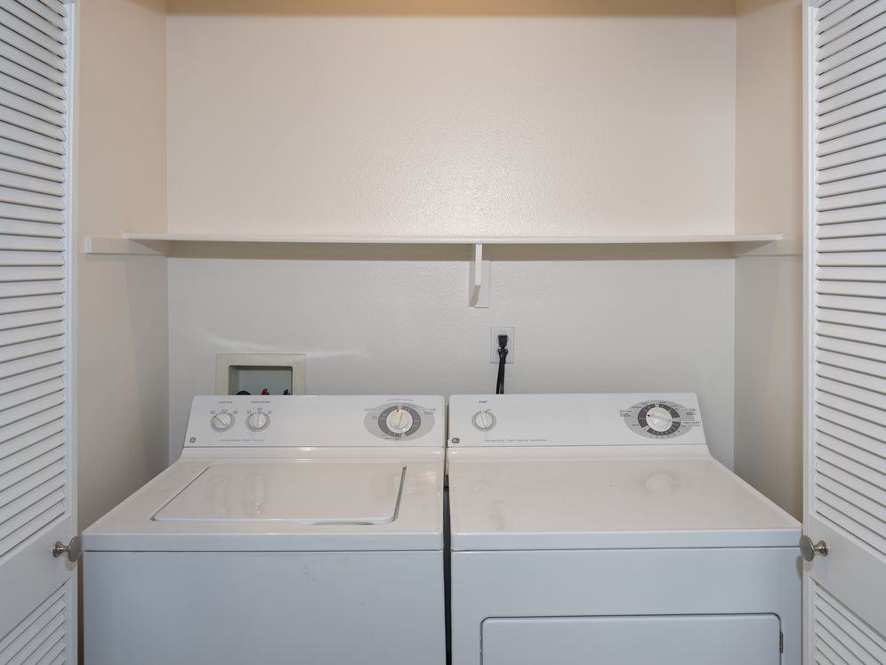 Avalon Mission Oaks - Photo 7 of 33