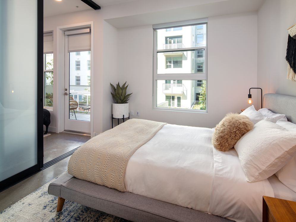 AVA Hollywood at La Pietra Place - Photo 5 of 45